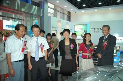 兰州西铁城旗舰店盛大开业(组图)_伊人风采_新浪网